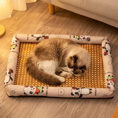 chat couché dans Tapis rafraichissant Chat