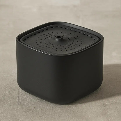 fontaine eau chat noir